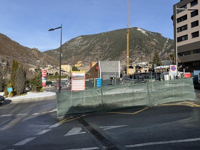 Obras en el nuevo punto de recogida de residuos en Prat de Genil