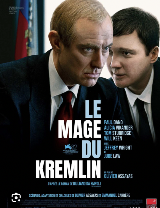 Cartel de la película Le mage du Kremlin con Paul Dano y Alicia Vikander