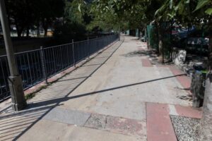Vista del passeig del riu d'Andorra la Vella en rehabilitació