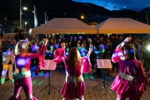 Actuació musical a la Cota 1.300 amb assistència de públic a Ordino