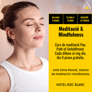 Mujer meditando en un taller de mindfulness en Andorra