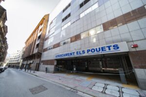 Entrada del aparcament Els Pouets en Andorra la Vella