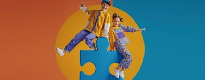 Niños disfrutando de actividades recreativas en un entorno colorido