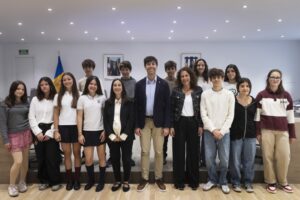 Grup de joves presentant propostes a Andorra la Vella