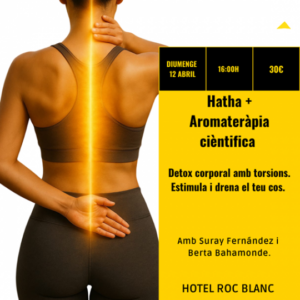 Mujer participando en taller de Hatha y aromaterapia científica