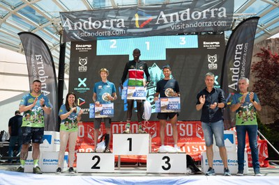 Entrega de premis de la 43a OTSO Travessa d'Encamp con ganadores en el podio