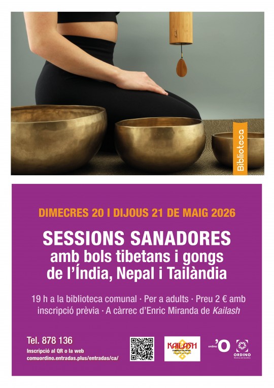 Mujer participando en una sesión terapéutica con bols tibetanos y gongs